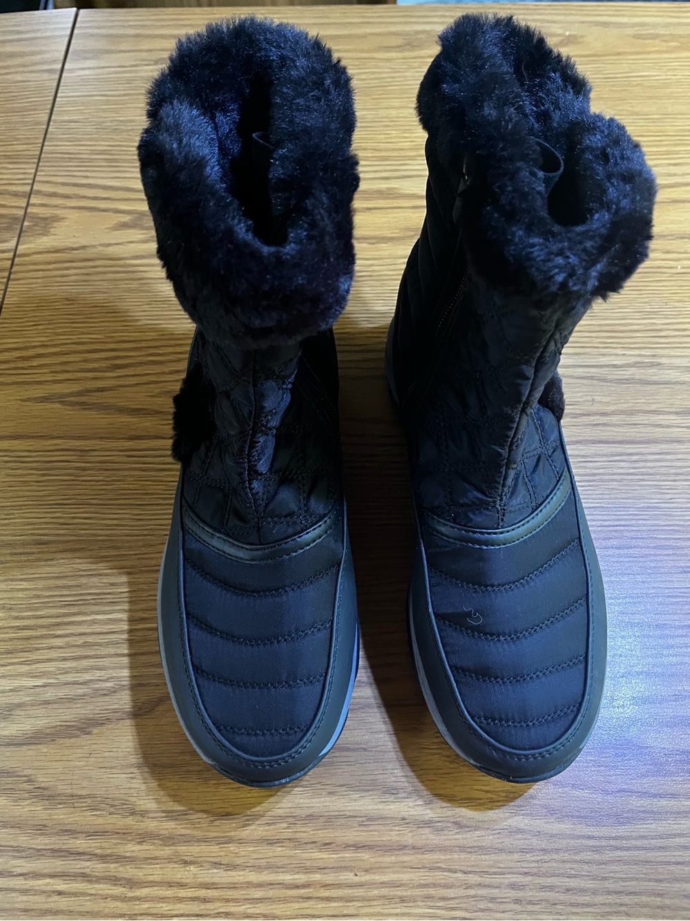 Easy Spirit Women's Black Faux-Fur Winter Snow Boots Size 6.5
